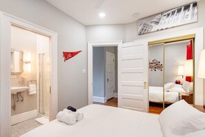 2 bedrooms, iron/ironing board, travel cot, WiFi