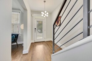 Interior - Mid-Century Townhome Steps from Restaurants (Washington)