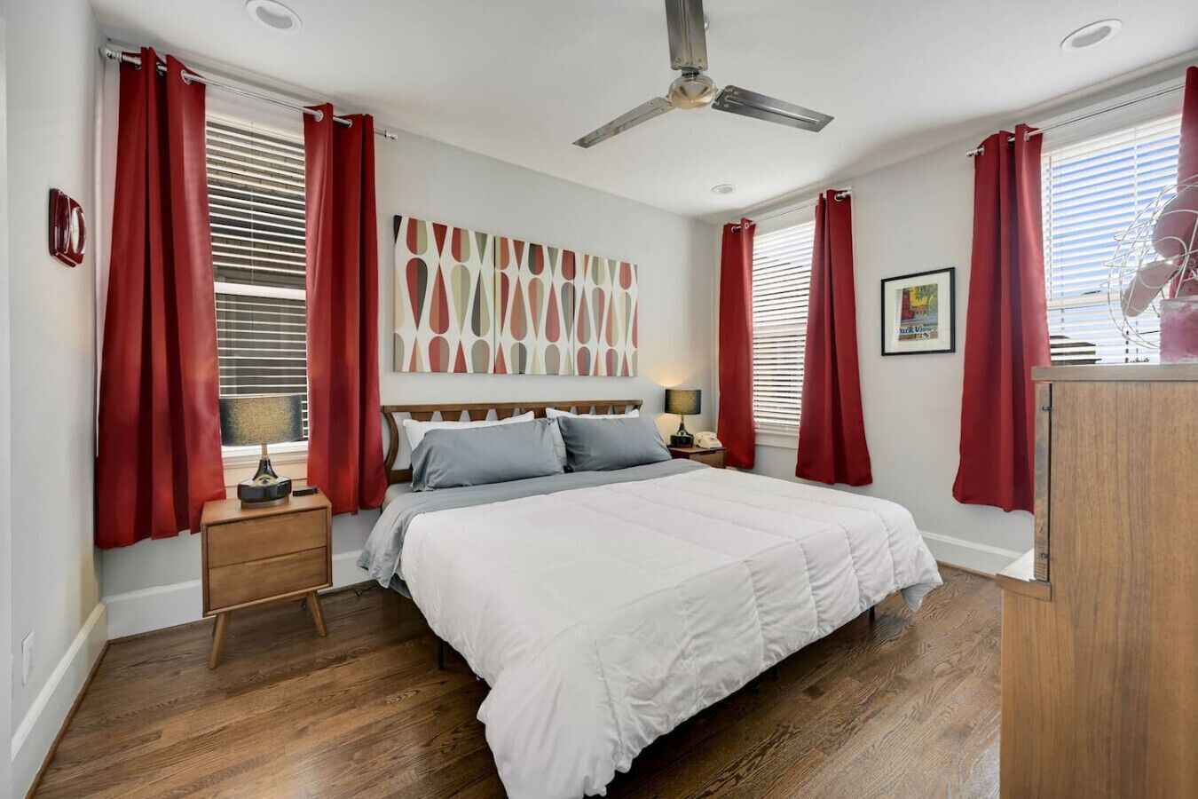 3 habitaciones, tabla de planchar con plancha, cuna de viaje y wifi 