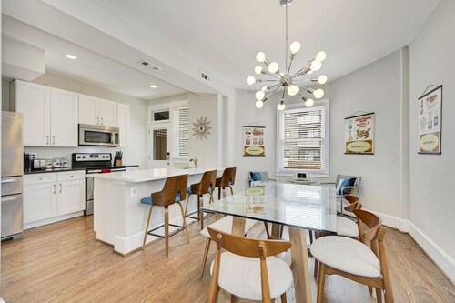 Mid-Century Townhome Steps from Restaurants