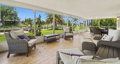 Spacious 4-bedroom house with 2 master suites in lovely Port Charlotte.