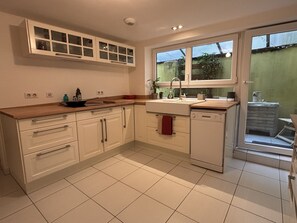 Fridge, microwave, oven, dishwasher - Beautiful apartment of 67 m2 near Strasbourg (Bischheim)