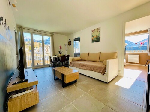 Charming T3 with balcony in the heart of Briançon