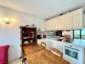 Fridge, microwave, oven, coffee/tea maker
