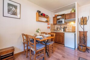 Kjøleskap, ovn og kaffetrakter/tekoker