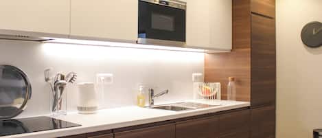 Fridge, microwave, oven, dishwasher