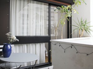 Outdoor dining - Charming T2 with balcony near the Bastille (Paris)