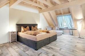 2 chambres, fer et planche à repasser, lit de bébé portatif, Wi-Fi