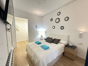 Iron/ironing board, free WiFi - Rooms Flor (Barcelona)