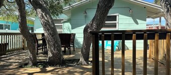 Charming 2-bedroom house in New Smyrna Beach only steps to the beach and Flagler