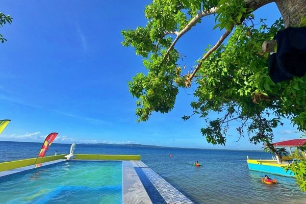 15 outdoor pools