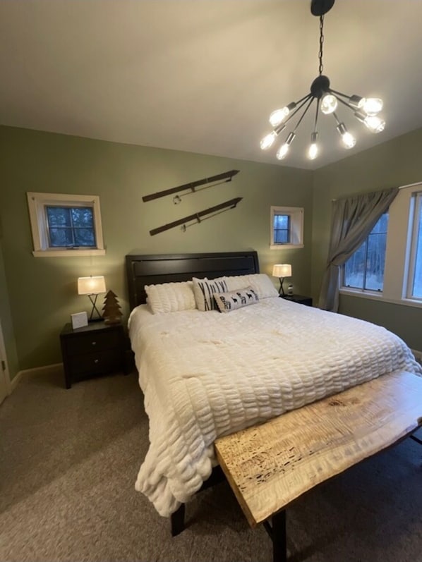 2 bedrooms, travel cot, WiFi, bed sheets