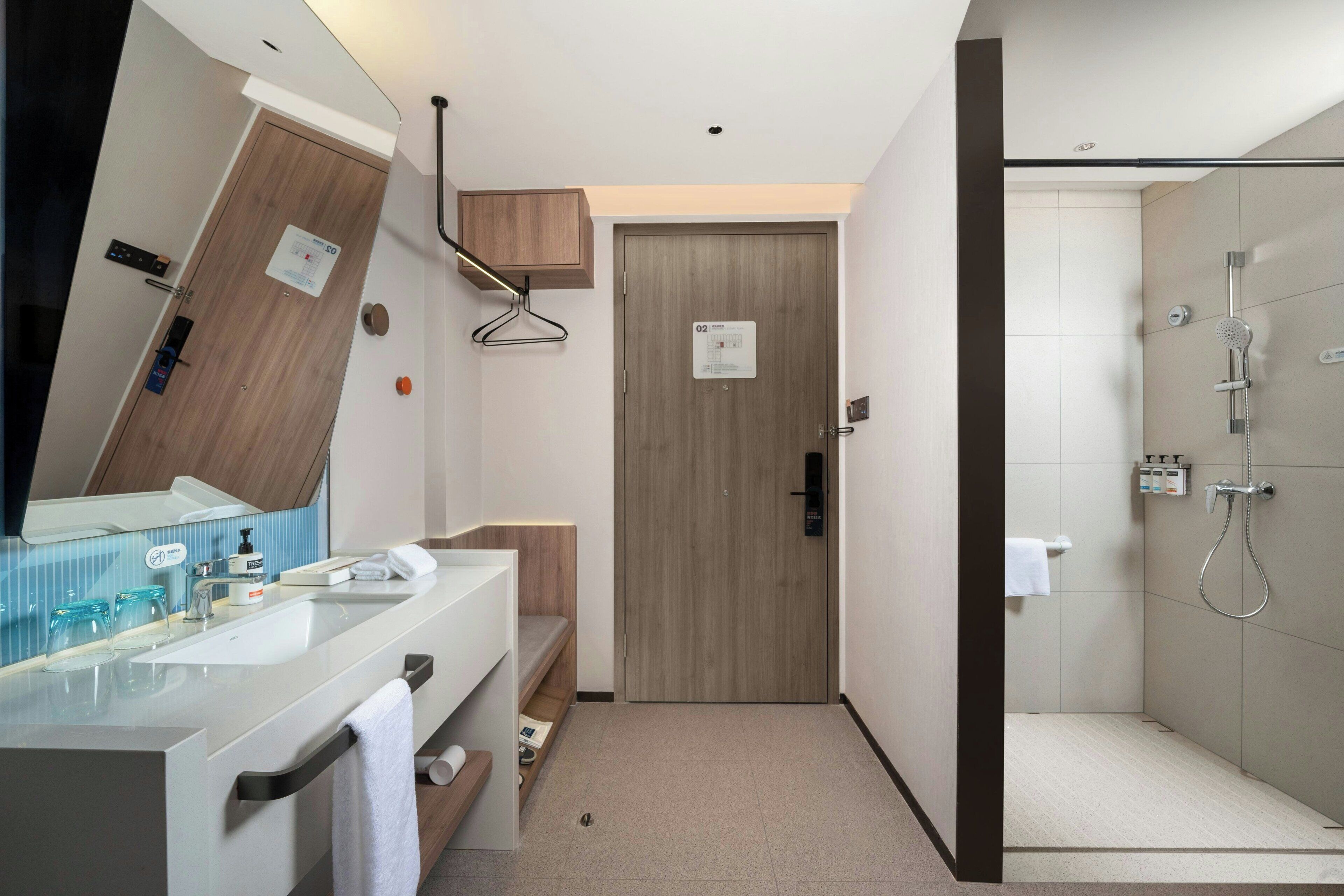 Shower, hydromassage showerhead, hair dryer, slippers