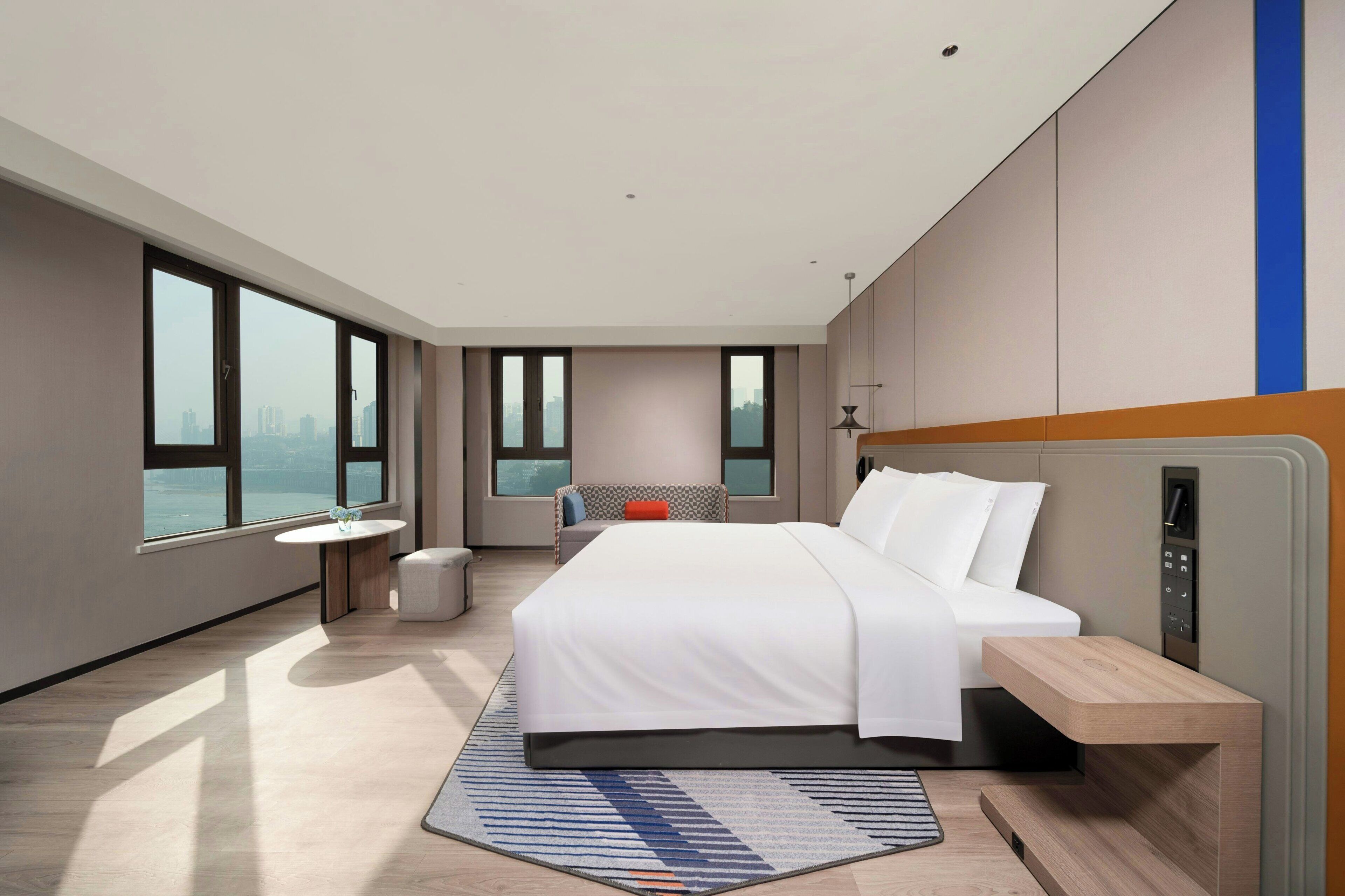 Suite, 1 très grand lit, vue fleuve | Literie de qualité supérieure, couette en duvet d'oie, bureau
