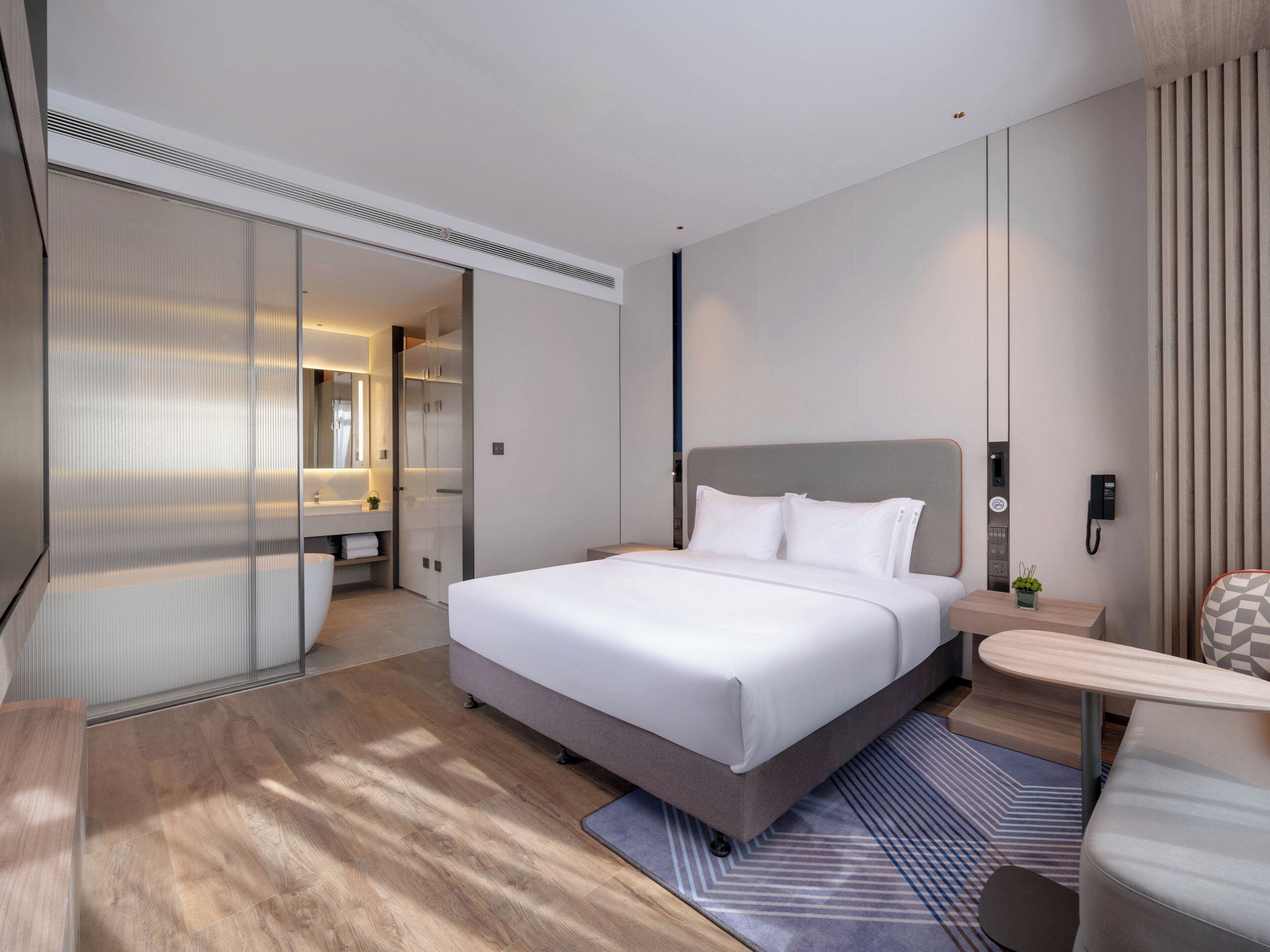 Suite, 1 King Bed, Bathtub | Premium bedding, down comforters, blackout drapes, soundproofing