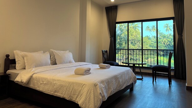 Deluxe Double Room | In-room safe, desk, laptop workspace, WiFi (free) - Grace MORJIM (Morjim)
