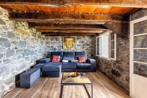 Smart TV - Moniz Ocean Escape | BBQ | Near Porto Moniz Pools (Porto Moniz)