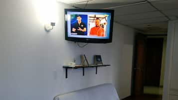 Een flatscreentelevisie