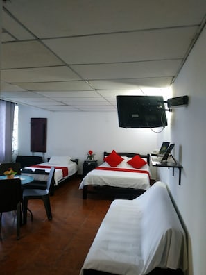 Estudio b ásico, vistas a la ciudad | Wifi gratis