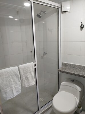 Basic Studio, City View | Bathroom - EC-AL3E ESTUDIO CERCA AL MAR CON PISCINA (Cartagena)