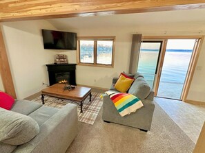 Smart TV, fireplace, books