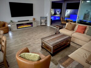 Smart-TV, peis og stereoanlegg