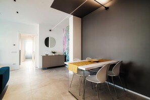 Apartment, Balcony | Living area | 30-inch TV with digital channels - Sette (Como)