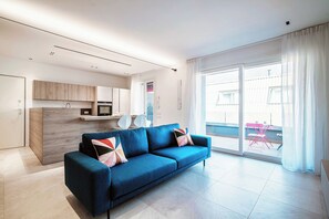 Apartment, Balcony | 2 bedrooms, premium bedding, down comforters, iron/ironing board