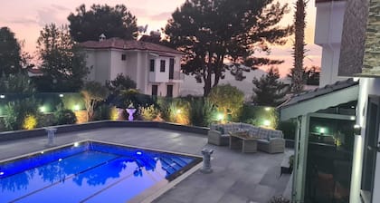 Immaculate large 4 bedroom 4 bathroom villa, private pool with amazing views