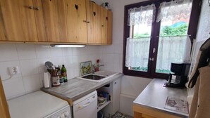 Kühlschrank, Mikrowelle, Ofen, Geschirrspüler