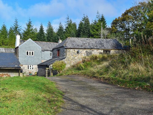 2 bedroom accommodation in Tavistock