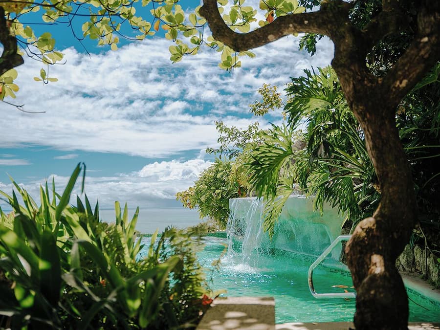 3 hồ bơi ngoài trời, dù/ô trên bãi biển/hồ bơi