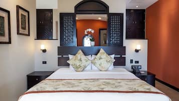 Luksussuite, balkong, sjøutsikt | 1 soverom, sengetøy av topp kvalitet, minibar og safe på rommet