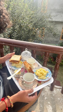 Daily continental breakfast (INR 150 per person)