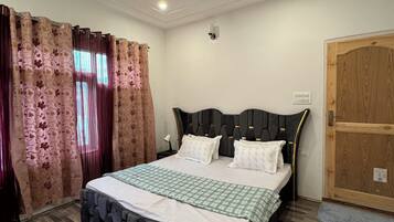 Signature Double Room, Balcony, Mountain View | Free WiFi