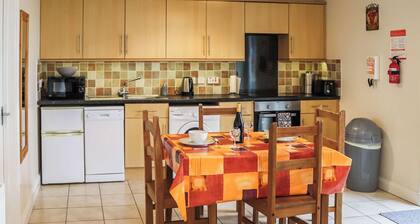 2 bedroom accommodation in Bala