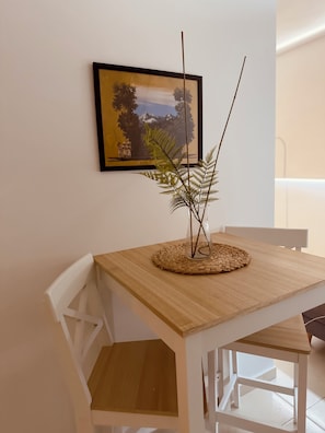 Basic Studio Suite, 1 Bedroom | Living area | TV - Apartasuites ISABEL (Cali)