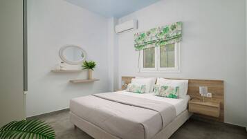 Comfort Apartment, 1 Bedroom, Ocean View, Beachfront | 2 bedrooms, laptop workspace, soundproofing, iron/ironing board