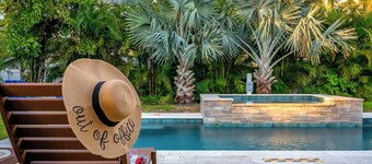 5BR Tropical Oasis! Saltwater Pool, Spa & Fire Pit