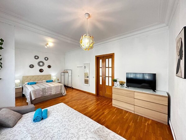 Quadruple Room, Shared Bathroom - Habitaciones acogedoras en Aragón (Barcelona)