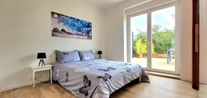 2 bedrooms, iron/ironing board, WiFi, bed sheets