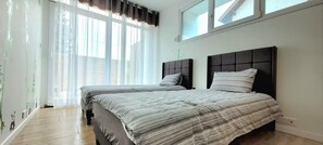 2 bedrooms, iron/ironing board, WiFi, bed sheets