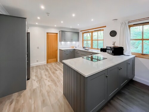 4 bedroom accommodation in Killin