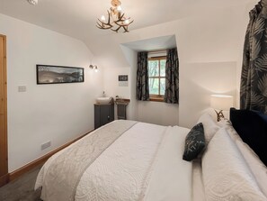 4 bedrooms, free WiFi, bed sheets - 4 bedroom accommodation in Killin (Killin)