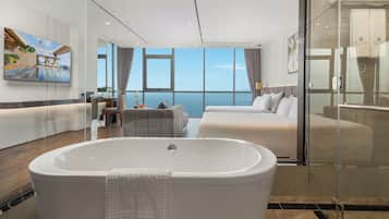 Executive Double Room, 2 Queen Beds, Ocean View | Bathroom | Free toiletries, hair dryer, slippers, towels