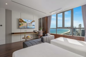 Kamar Keluarga, 2 kamar tidur, pemandangan laut sebagian | 1 kamar tidur, meja kerja, dan Wi-Fi gratis