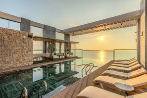 Outdoor pool - PHUC LONG LUXURY DANANG (Da Nang)