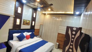 Deluxe Suite | 1 bedroom, laptop workspace, soundproofing, free WiFi - Sri Krishna Residency (Varanasi)