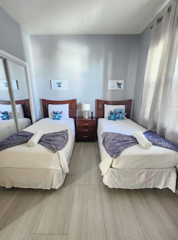 3 chambres, fer et planche à repasser, Wi-Fi gratuit, draps fournis