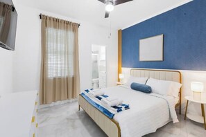 5 bedrooms, desk, iron/ironing board, travel cot
